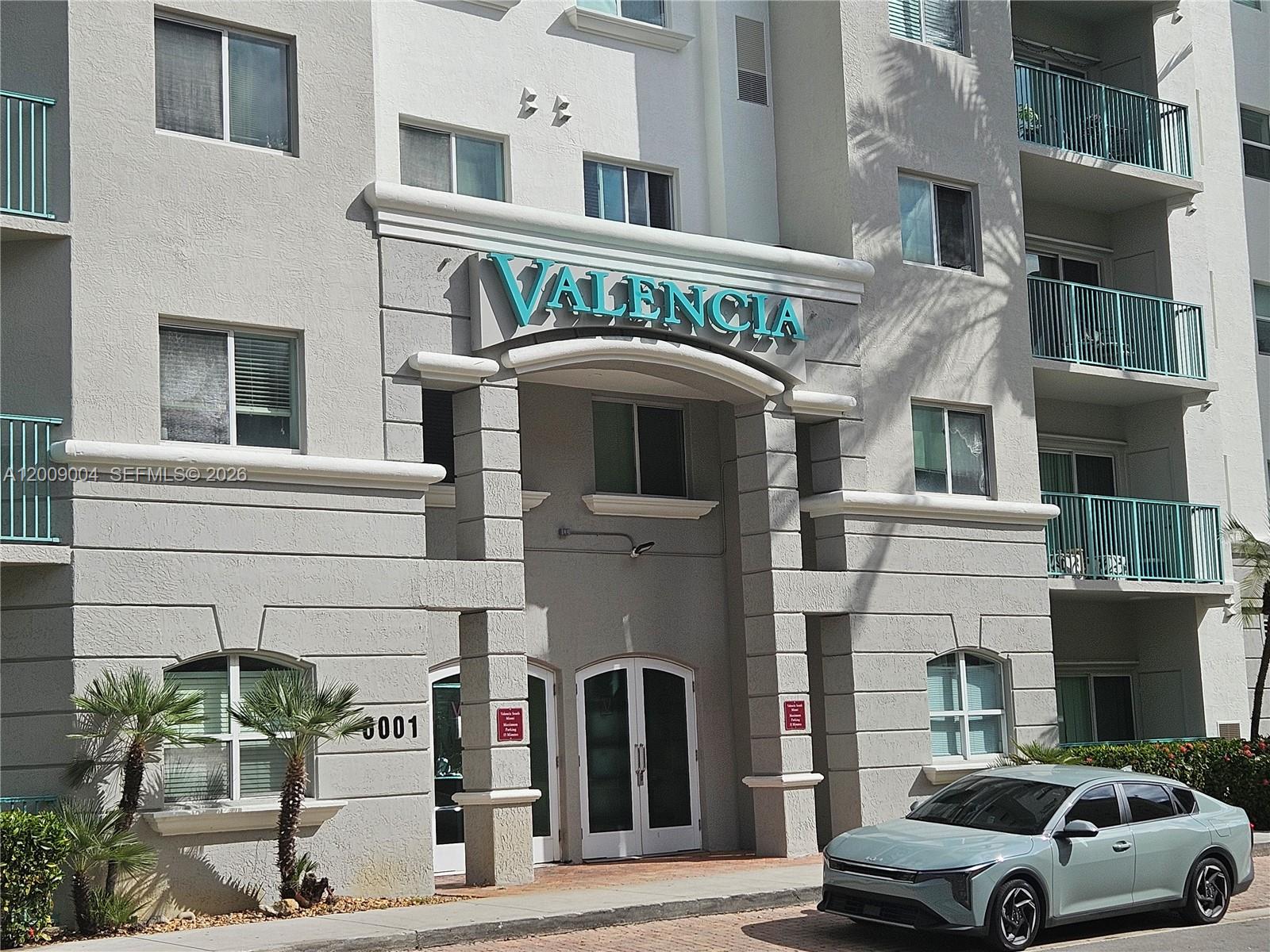 VALENCIA CONDO - Residential