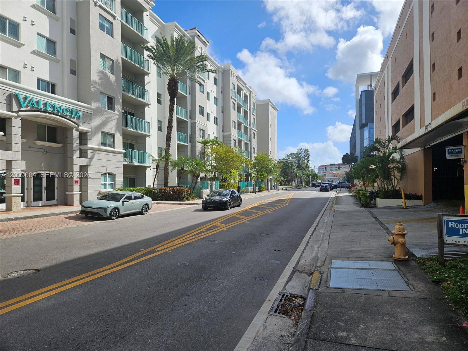 VALENCIA CONDO - Residential