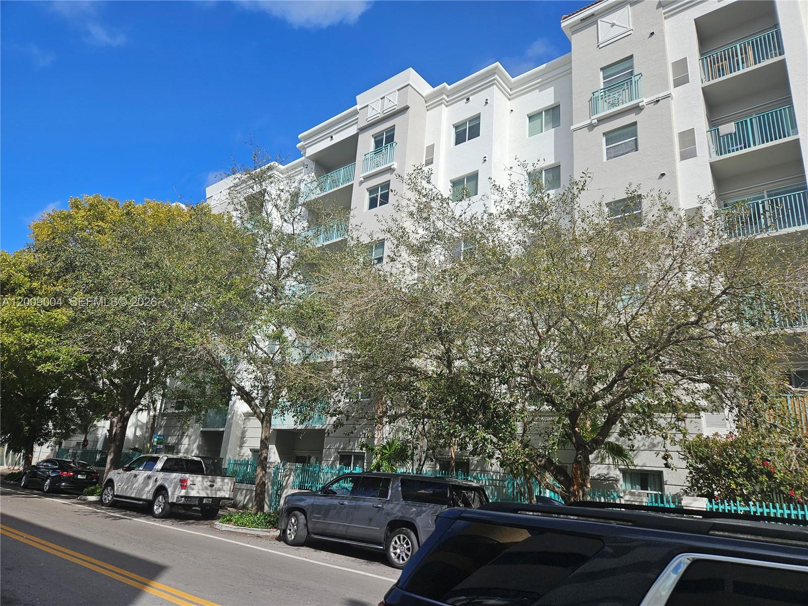VALENCIA CONDO - Residential