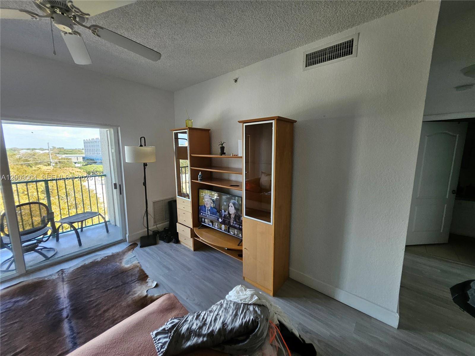 VALENCIA CONDO - Residential
