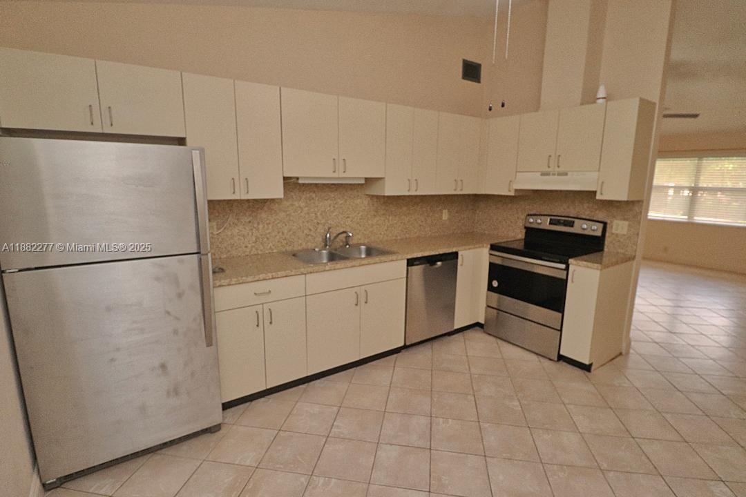 DANIA HEIGHTS ADD - Residential Lease