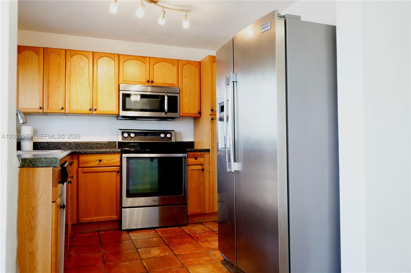 NORTH ANDREWS TERRACE FIR - Residential