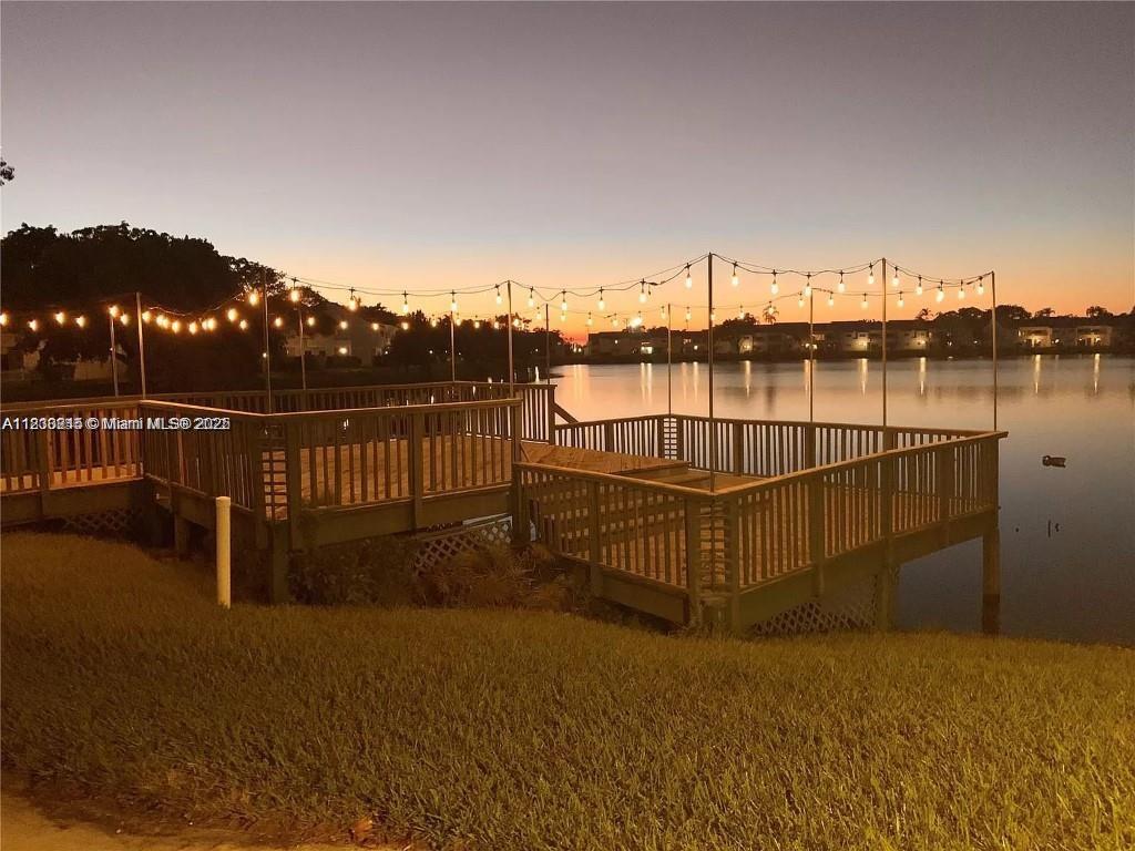 SUMMER LAKE - Residential