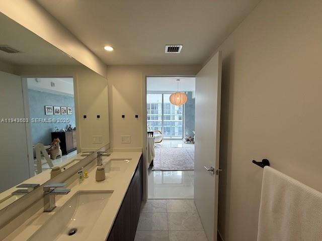 ARIA ON THE BAY CONDO - Residential