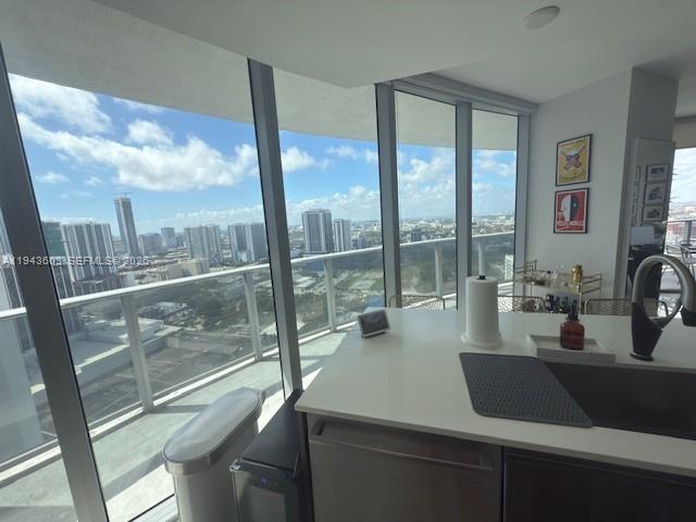 ARIA ON THE BAY CONDO - Residential