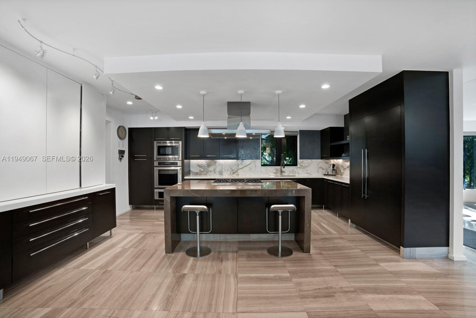 SUNRISE HARBOUR REV PL - Residential