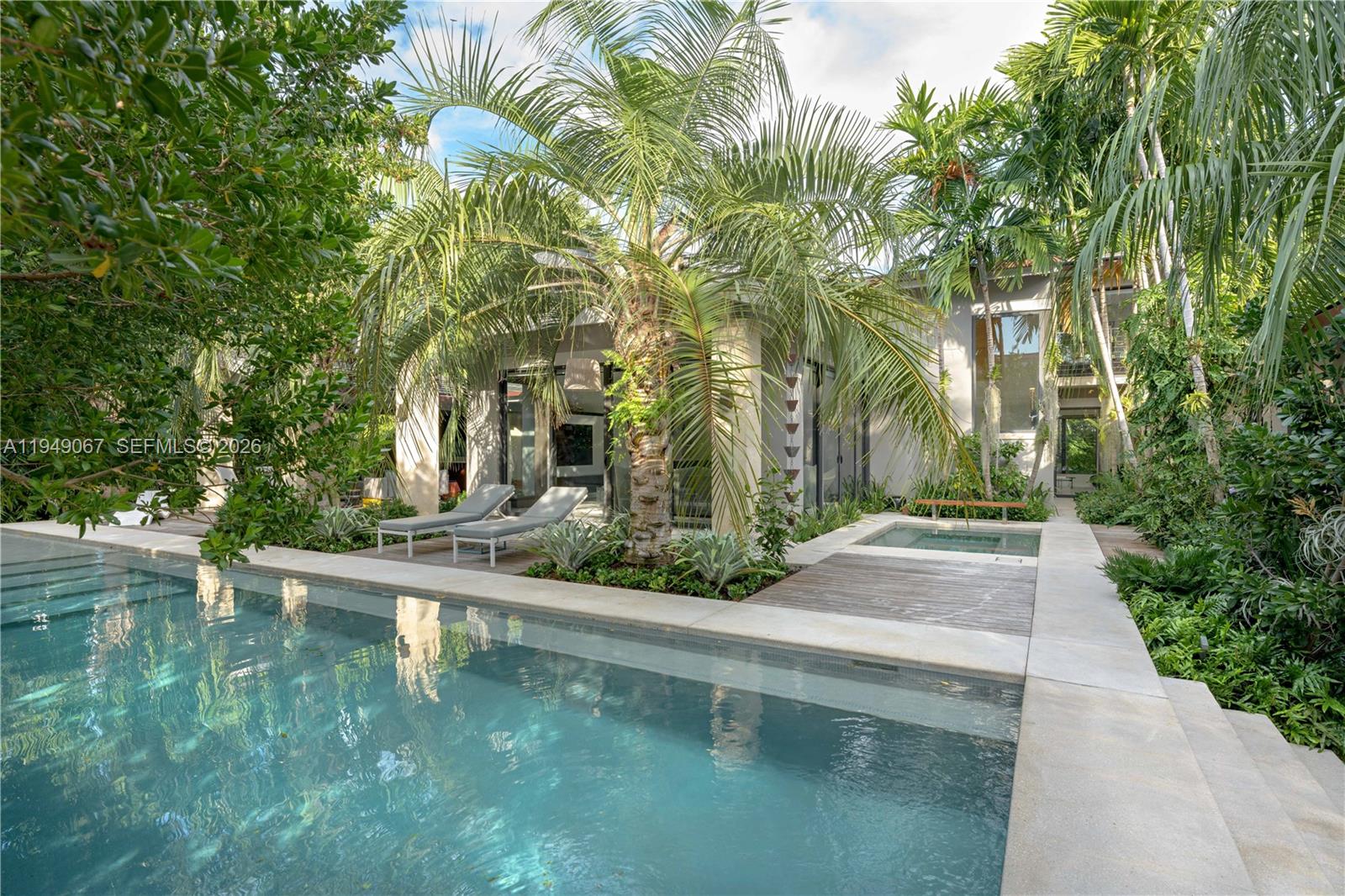 SUNRISE HARBOUR REV PL - Residential