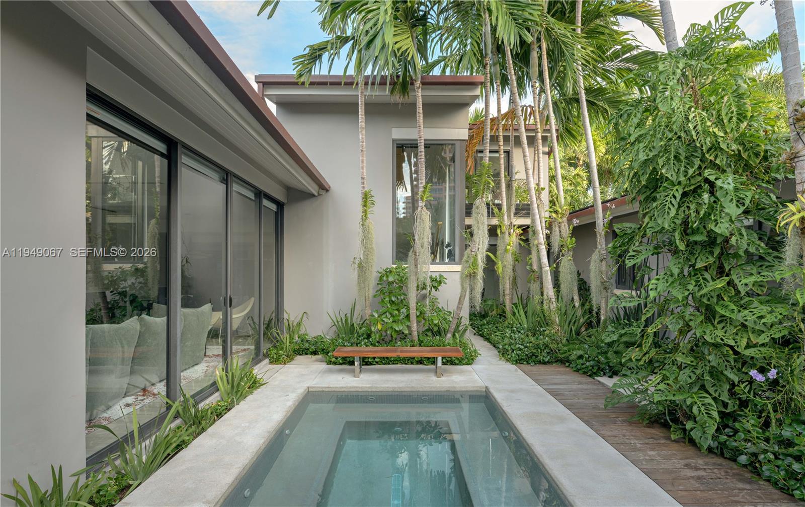 SUNRISE HARBOUR REV PL - Residential