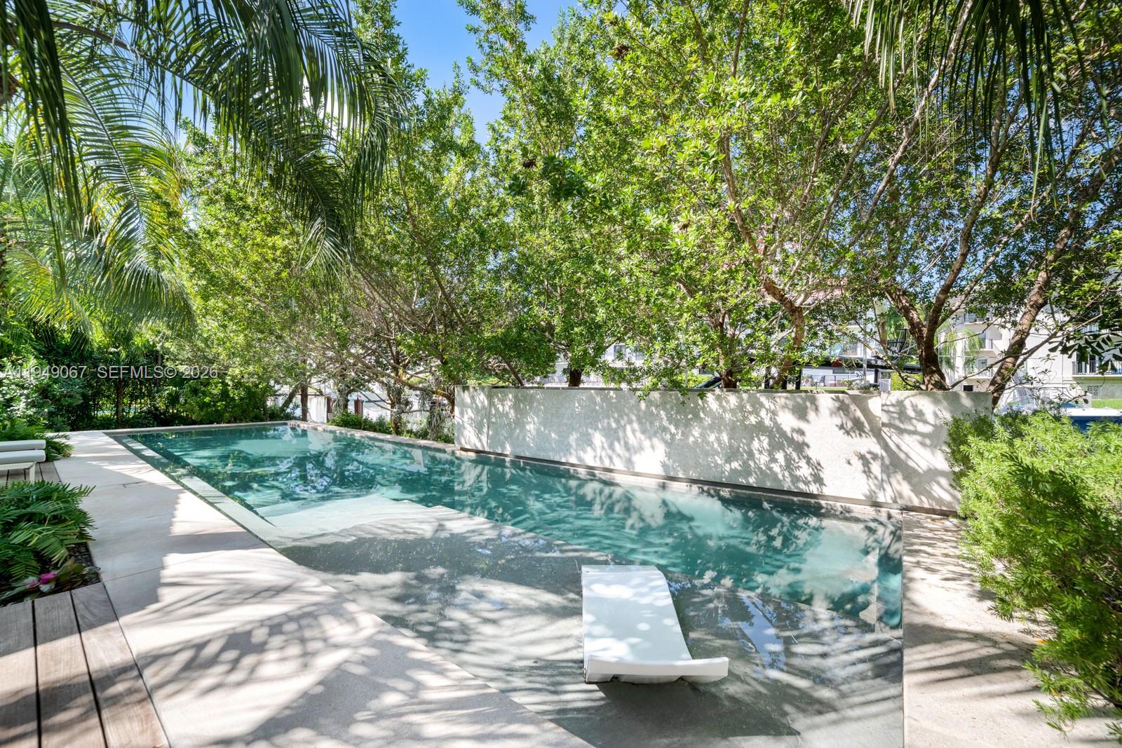 SUNRISE HARBOUR REV PL - Residential