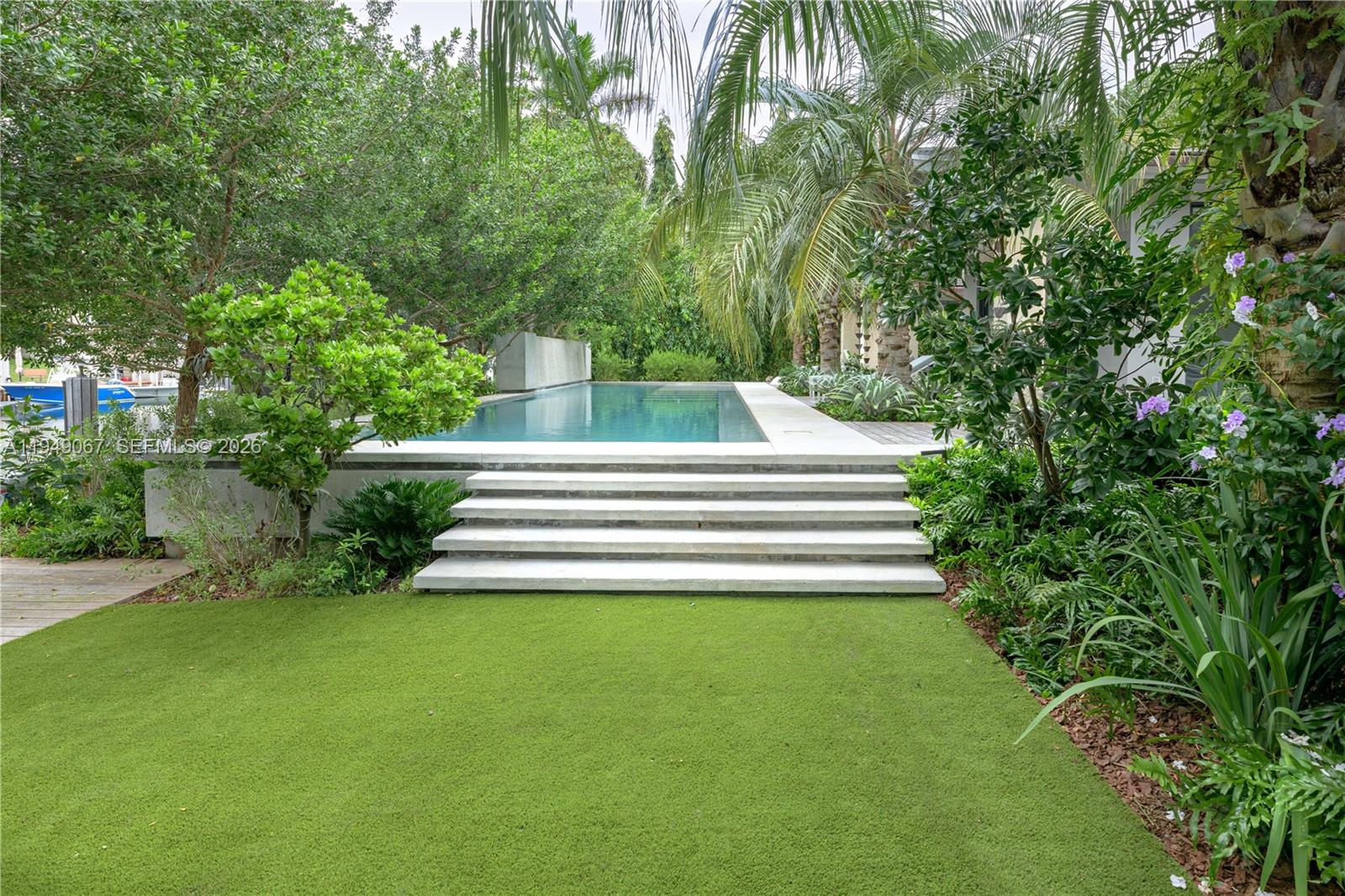 SUNRISE HARBOUR REV PL - Residential