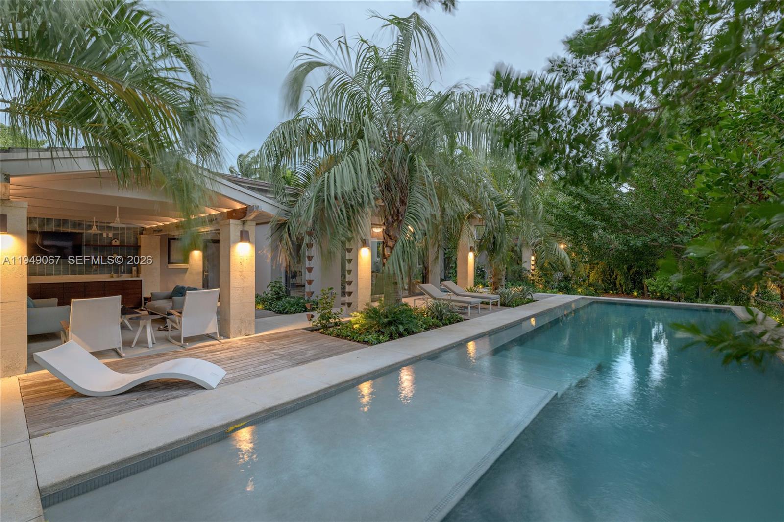 SUNRISE HARBOUR REV PL - Residential