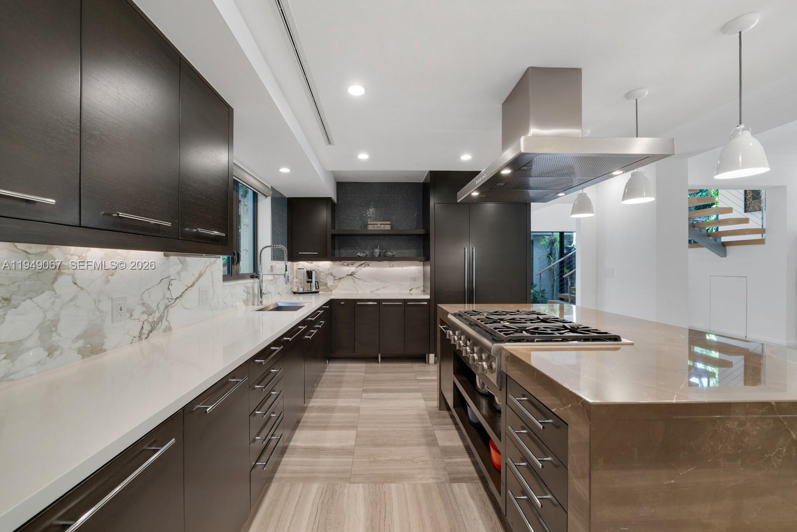 SUNRISE HARBOUR REV PL - Residential