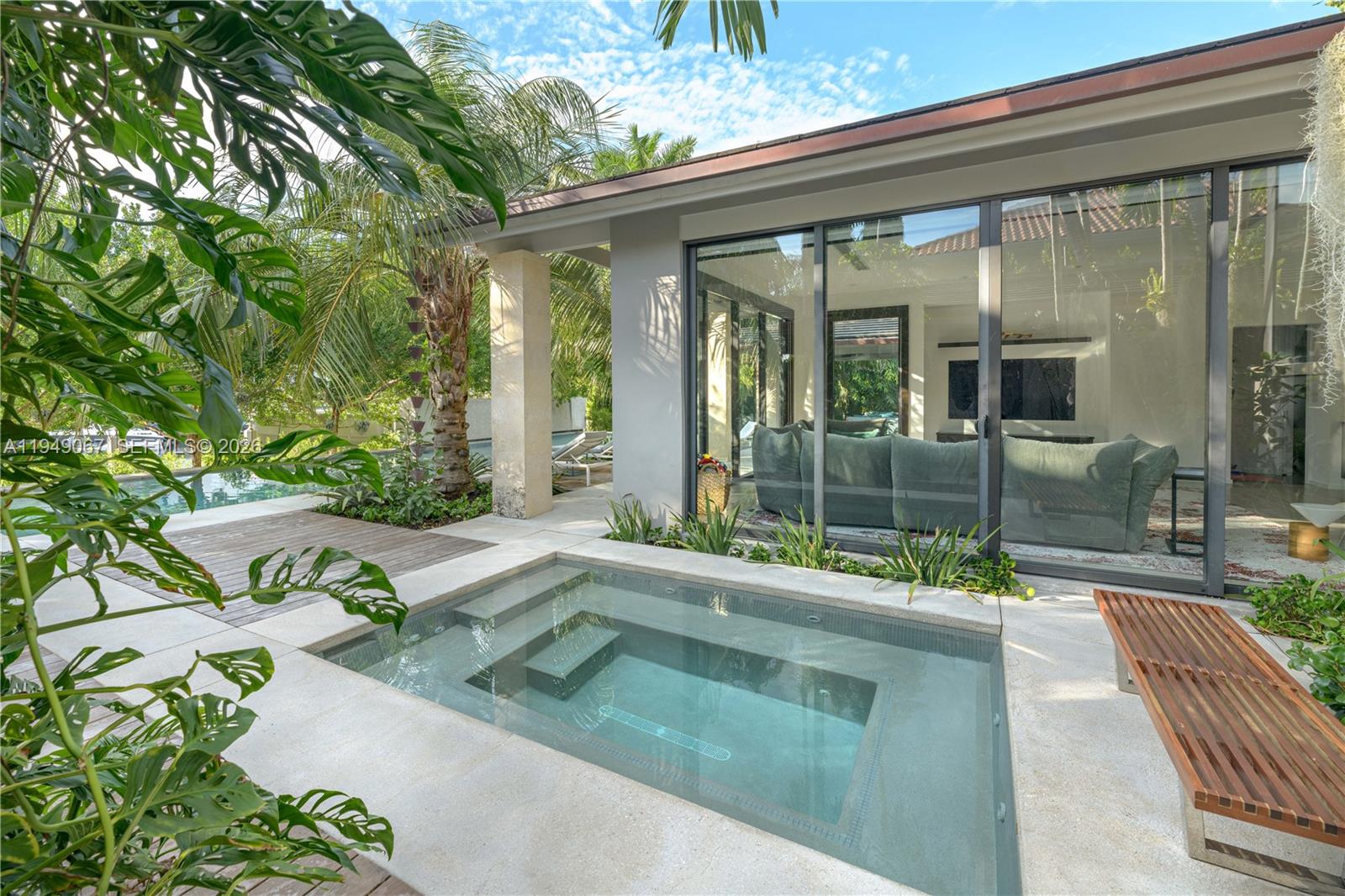 SUNRISE HARBOUR REV PL - Residential