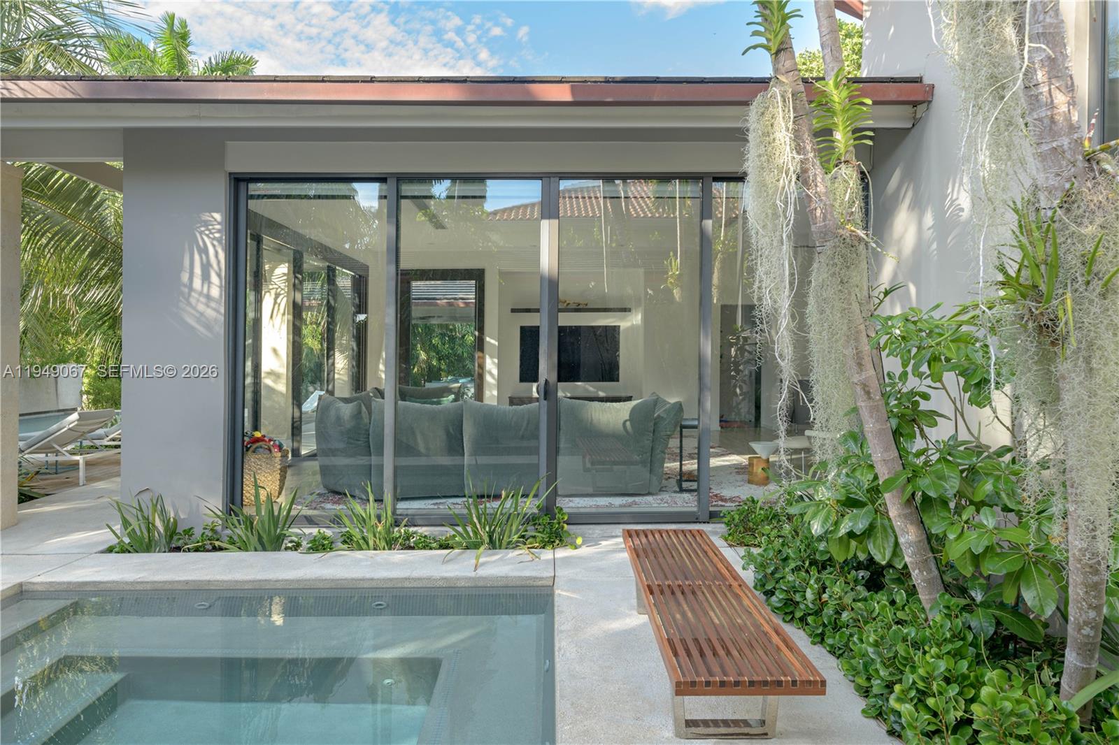 SUNRISE HARBOUR REV PL - Residential