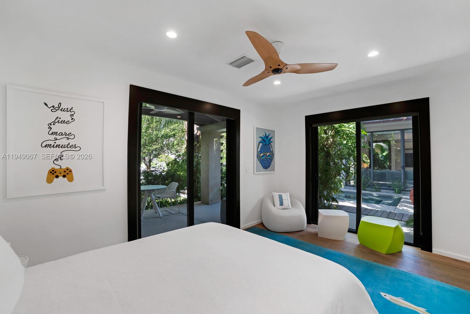 SUNRISE HARBOUR REV PL - Residential