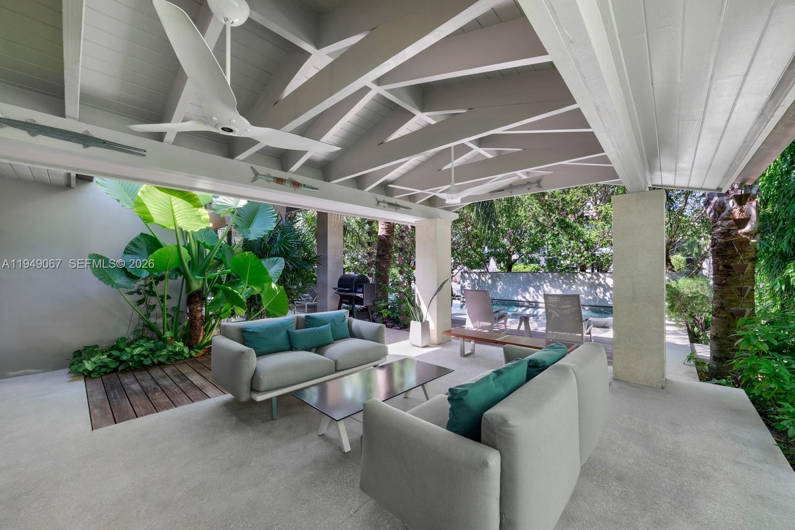 SUNRISE HARBOUR REV PL - Residential