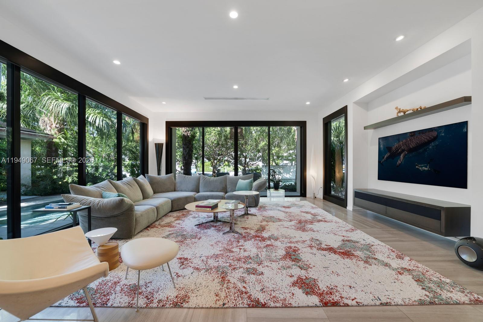 SUNRISE HARBOUR REV PL - Residential