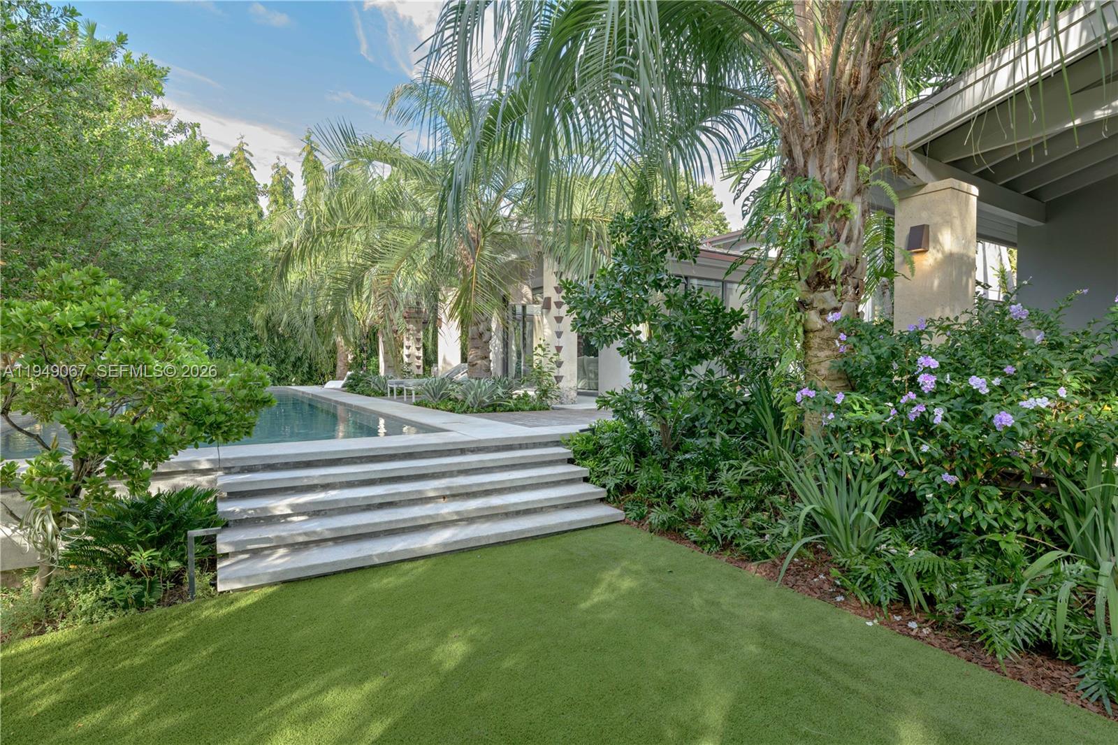 SUNRISE HARBOUR REV PL - Residential