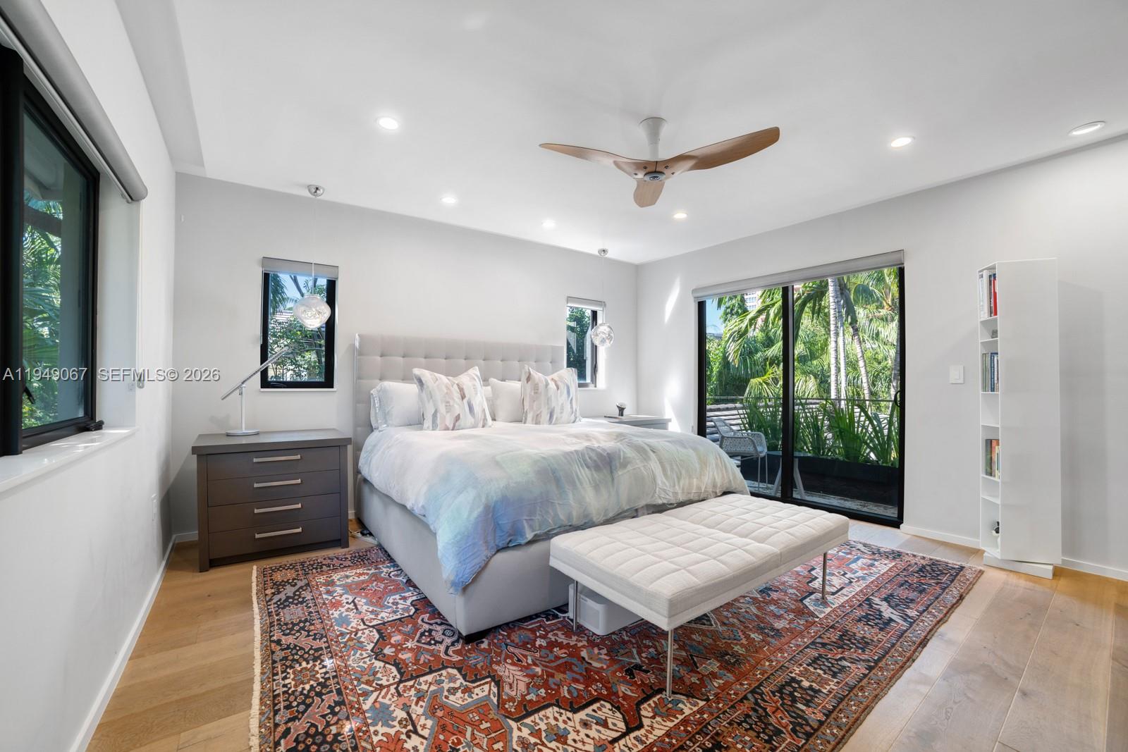 SUNRISE HARBOUR REV PL - Residential