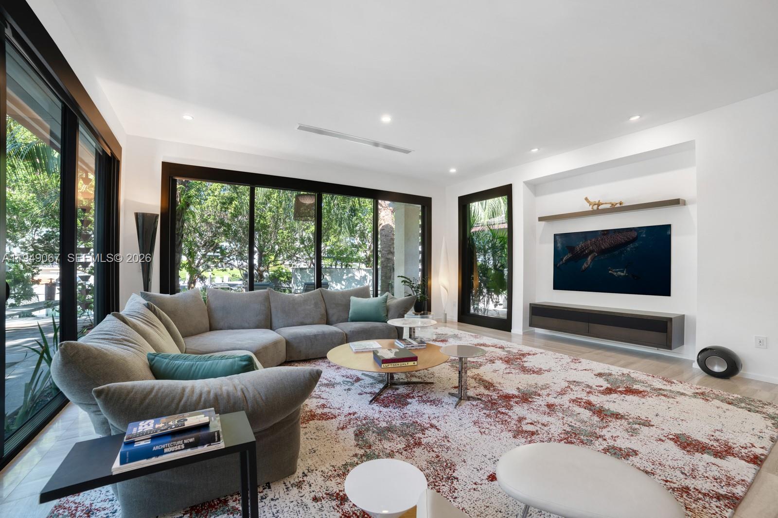 SUNRISE HARBOUR REV PL - Residential