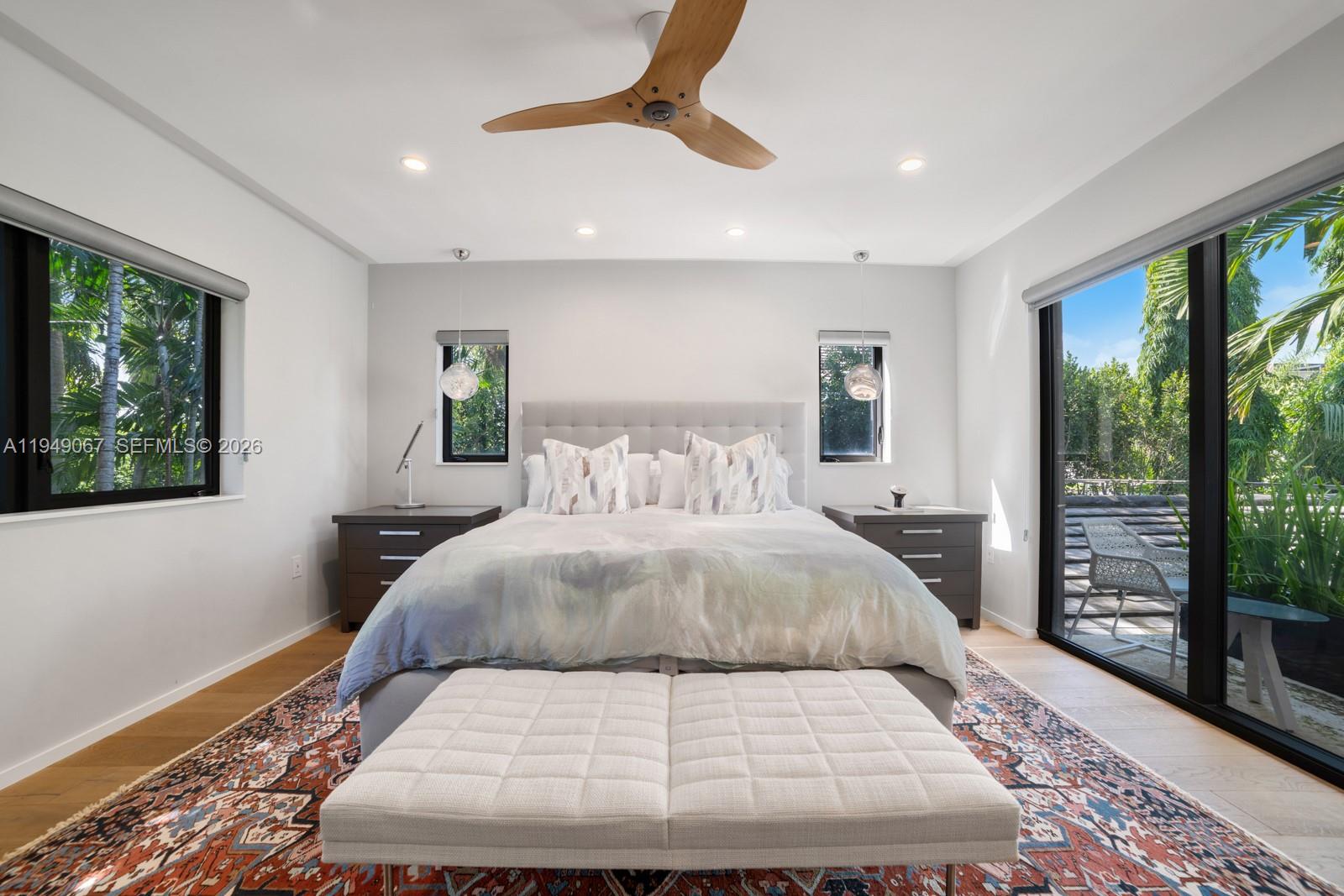 SUNRISE HARBOUR REV PL - Residential