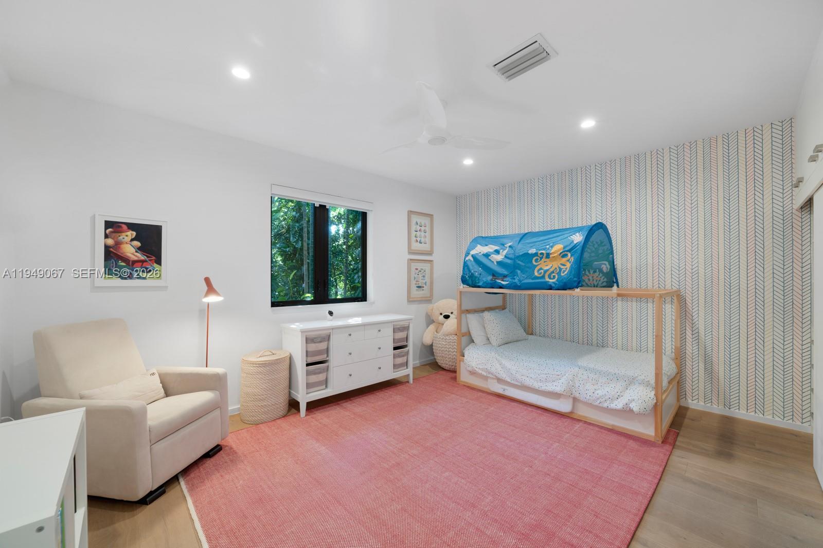 SUNRISE HARBOUR REV PL - Residential