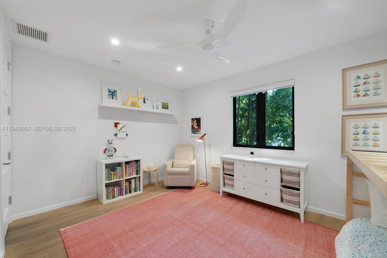 SUNRISE HARBOUR REV PL - Residential