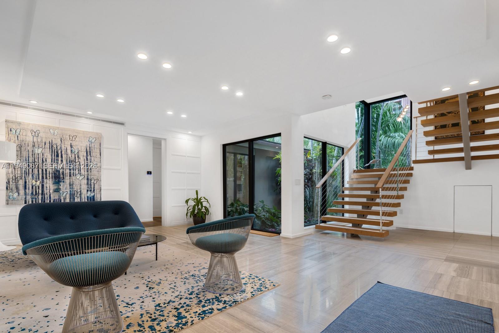 SUNRISE HARBOUR REV PL - Residential