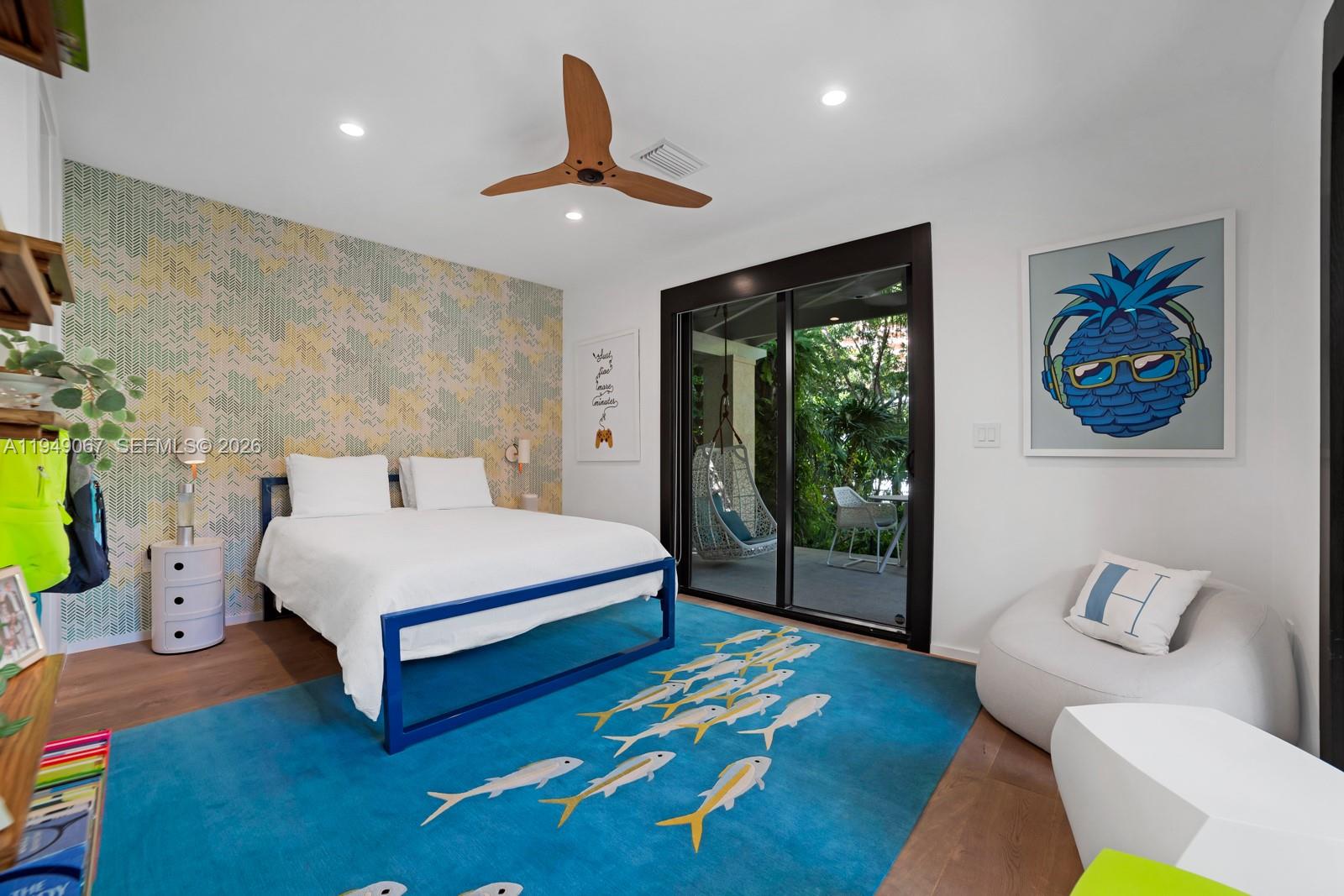 SUNRISE HARBOUR REV PL - Residential