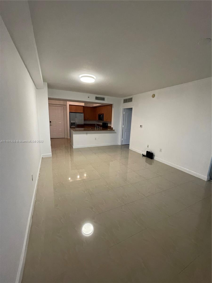 RADIUS CONDO - Residential Lease