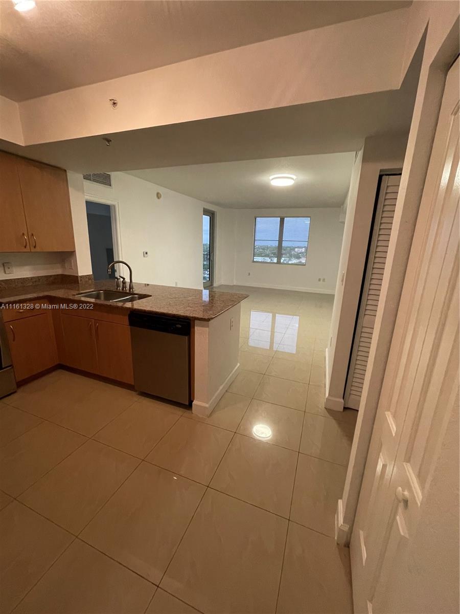 RADIUS CONDO - Residential Lease