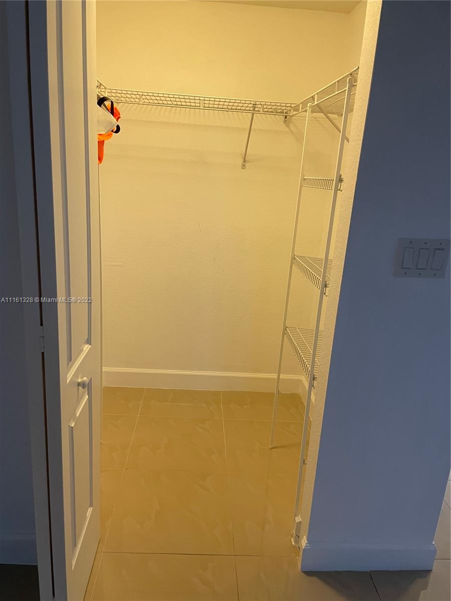 RADIUS CONDO - Residential Lease