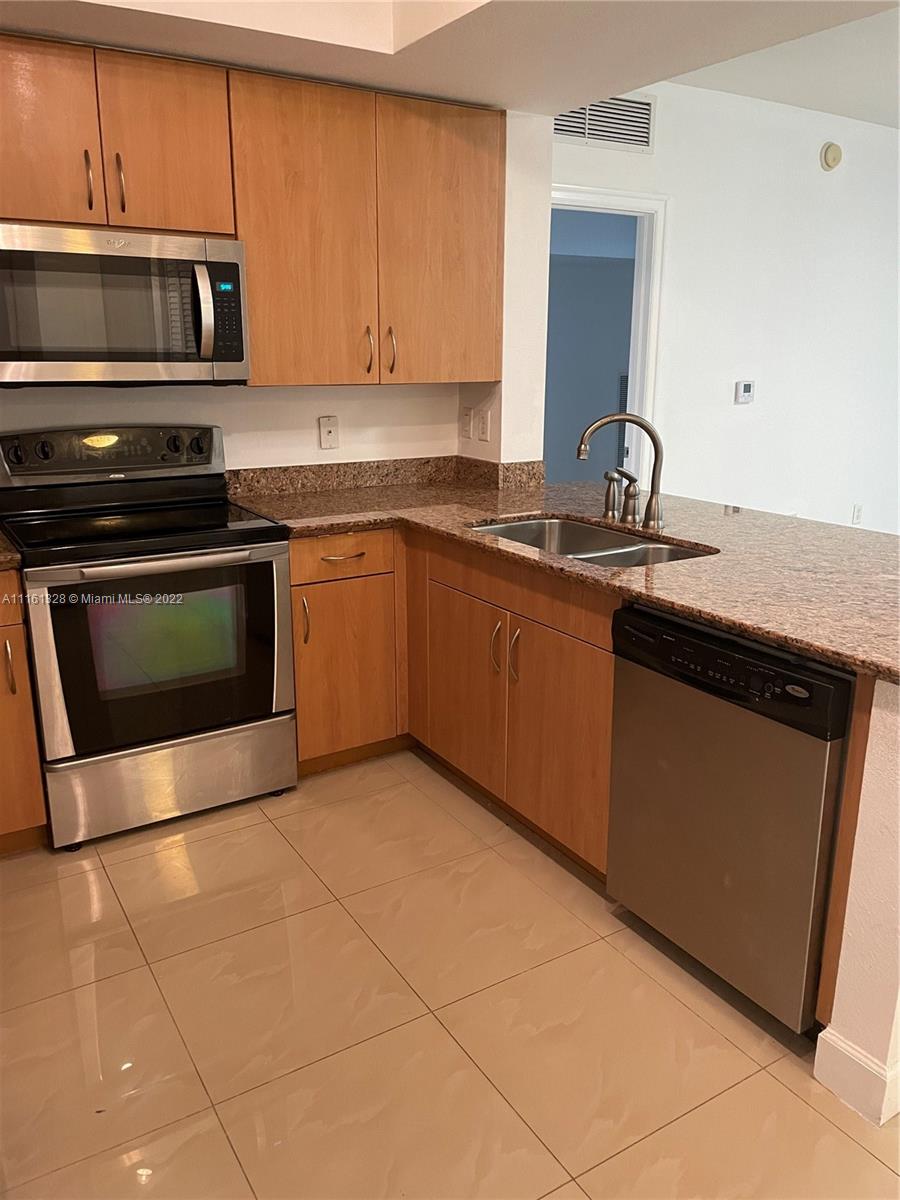 RADIUS CONDO - Residential Lease