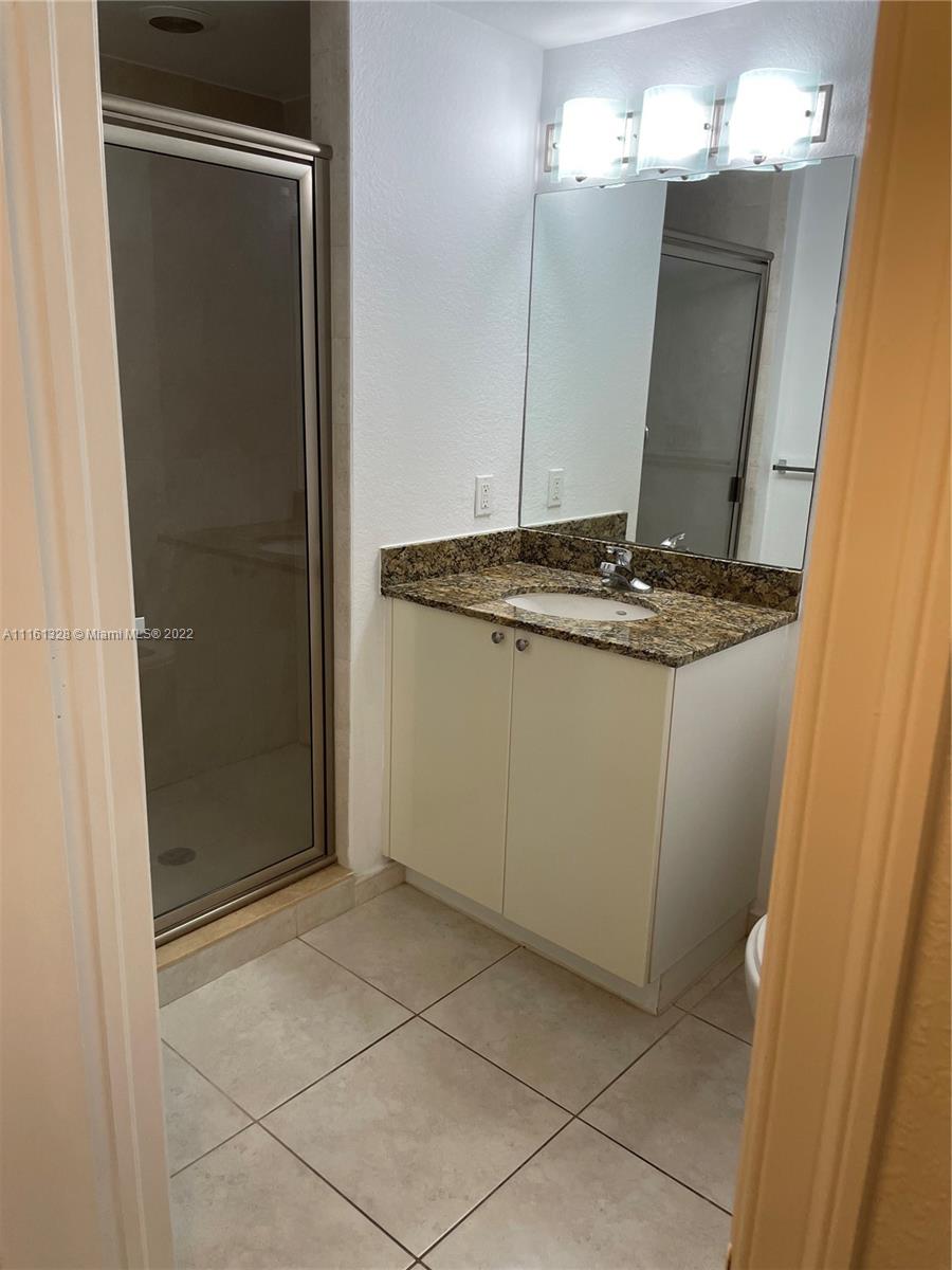 RADIUS CONDO - Residential Lease