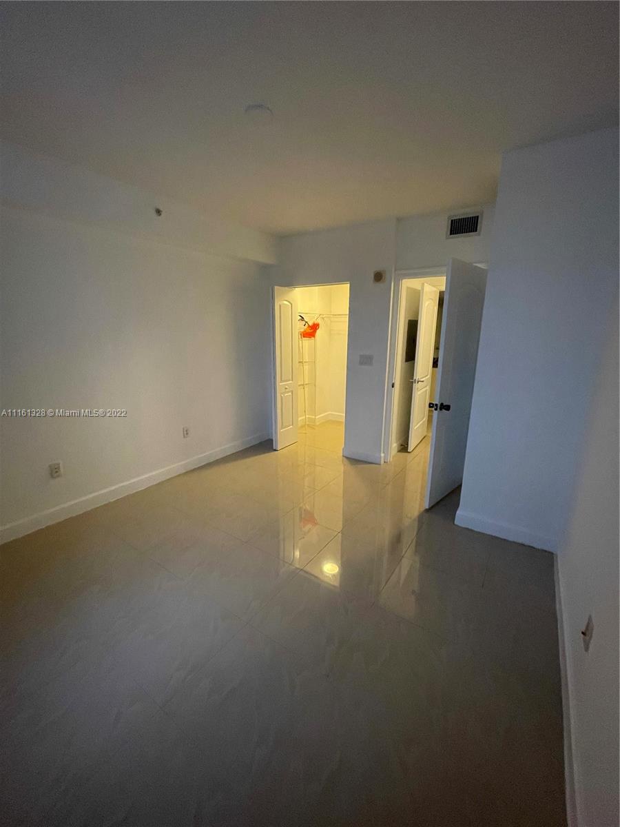 RADIUS CONDO - Residential Lease