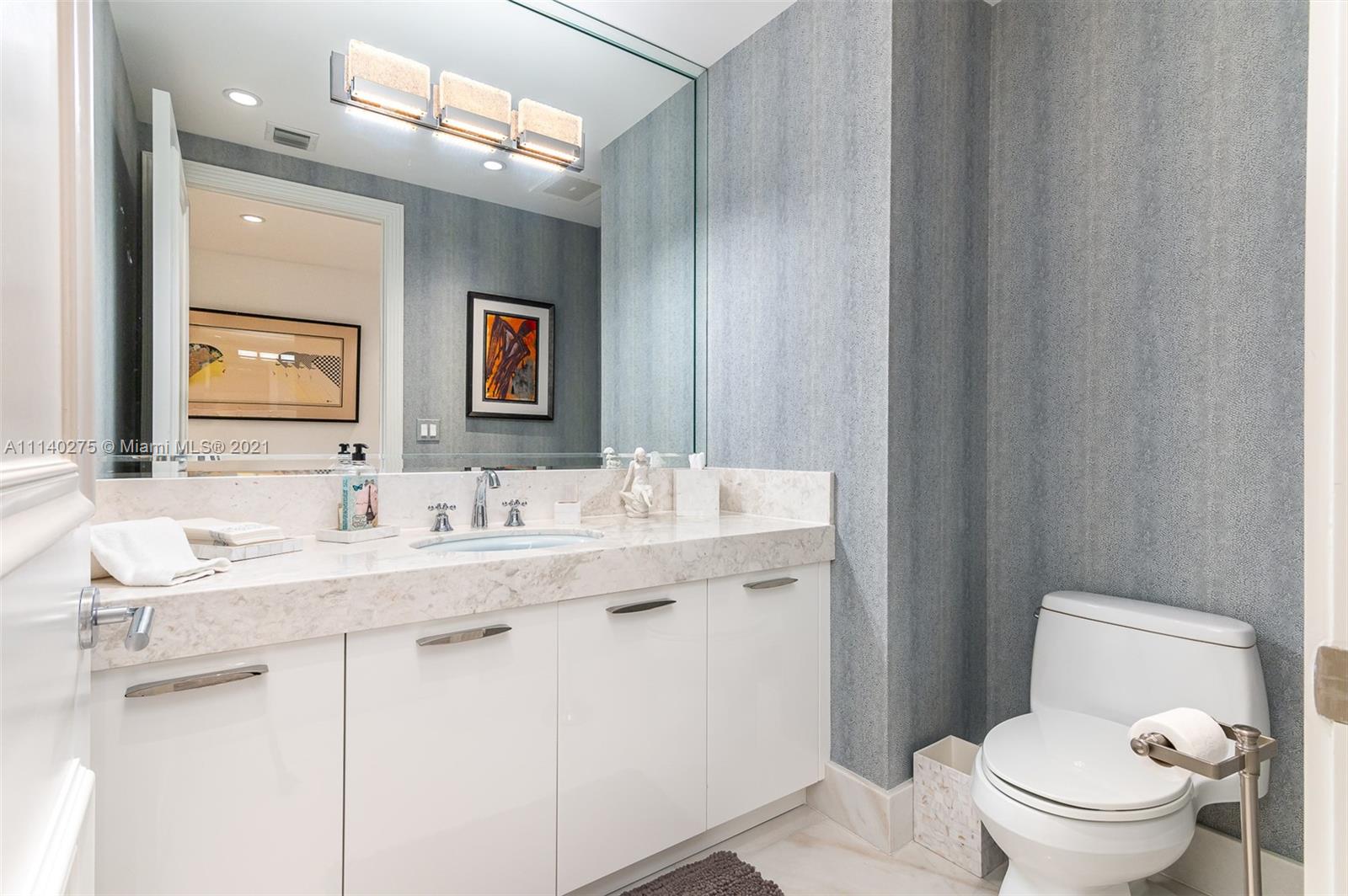 LUXURIA CONDO - Residential