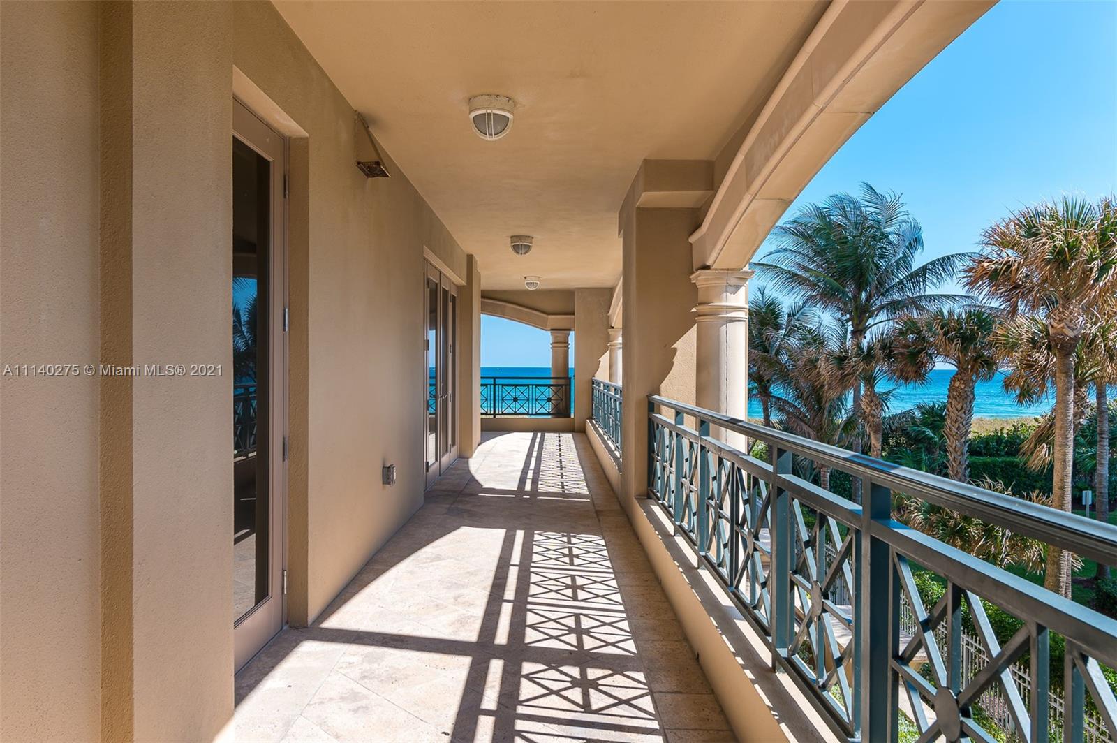 LUXURIA CONDO - Residential