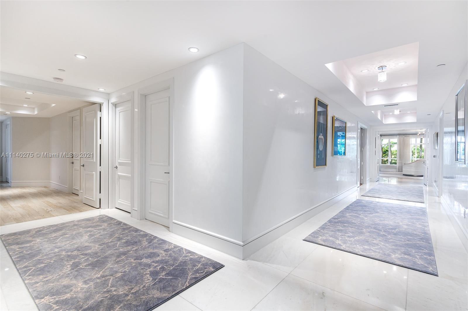 LUXURIA CONDO - Residential