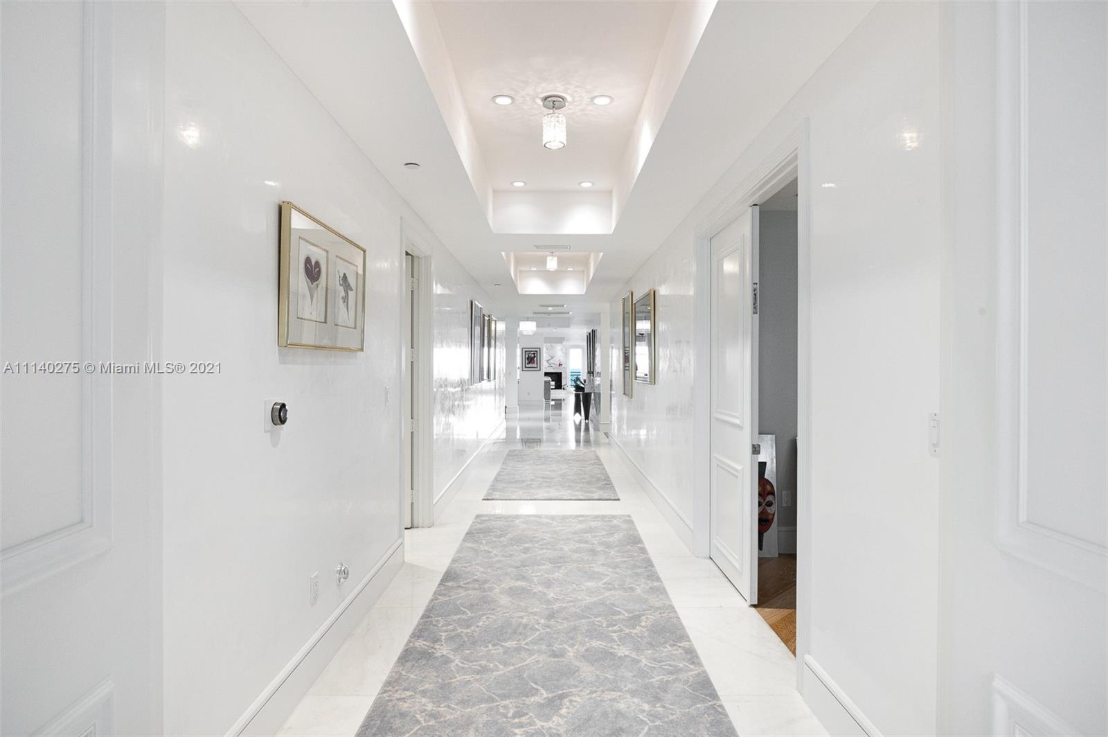 LUXURIA CONDO - Residential