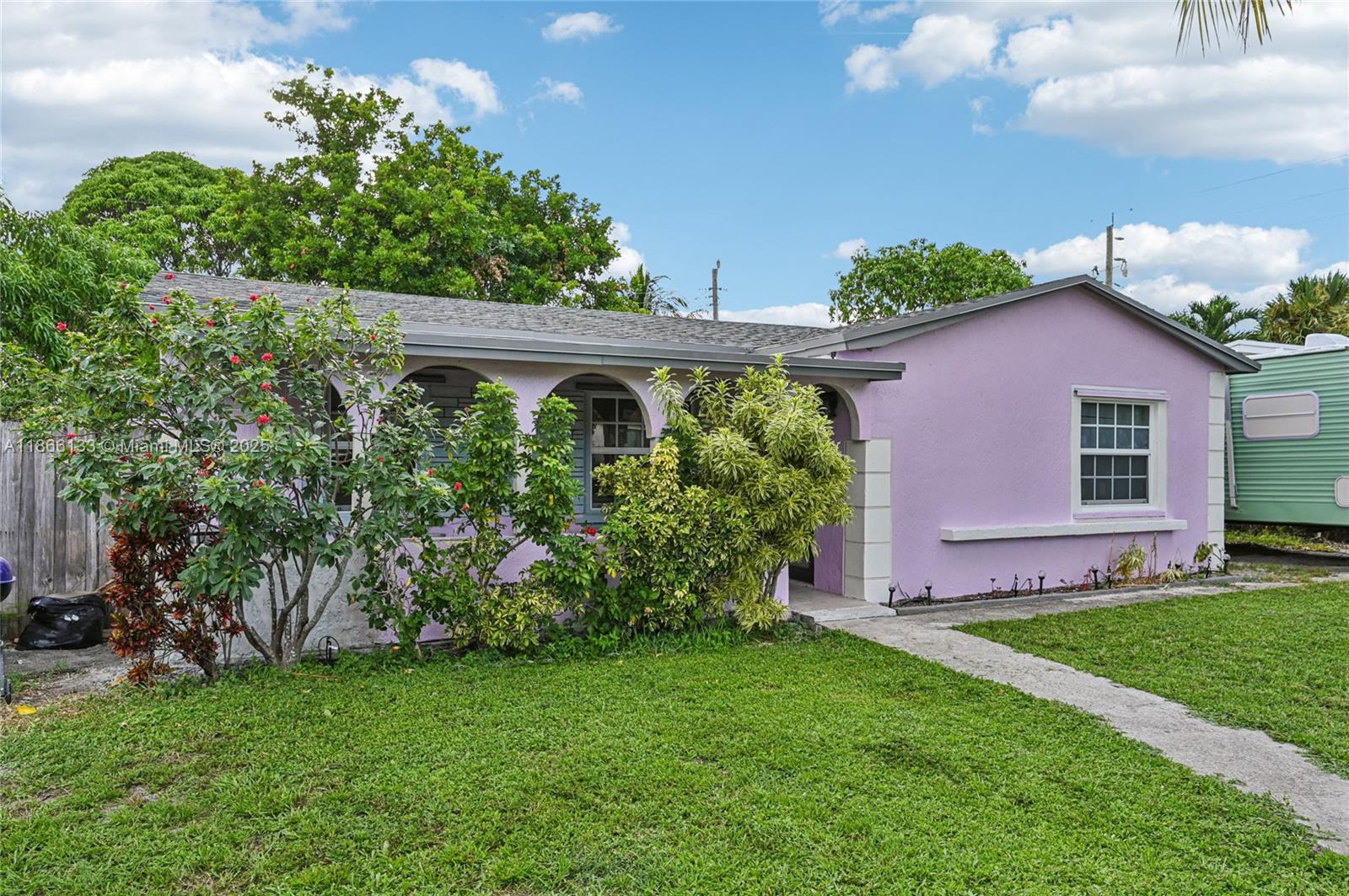 417 NW 2nd St
