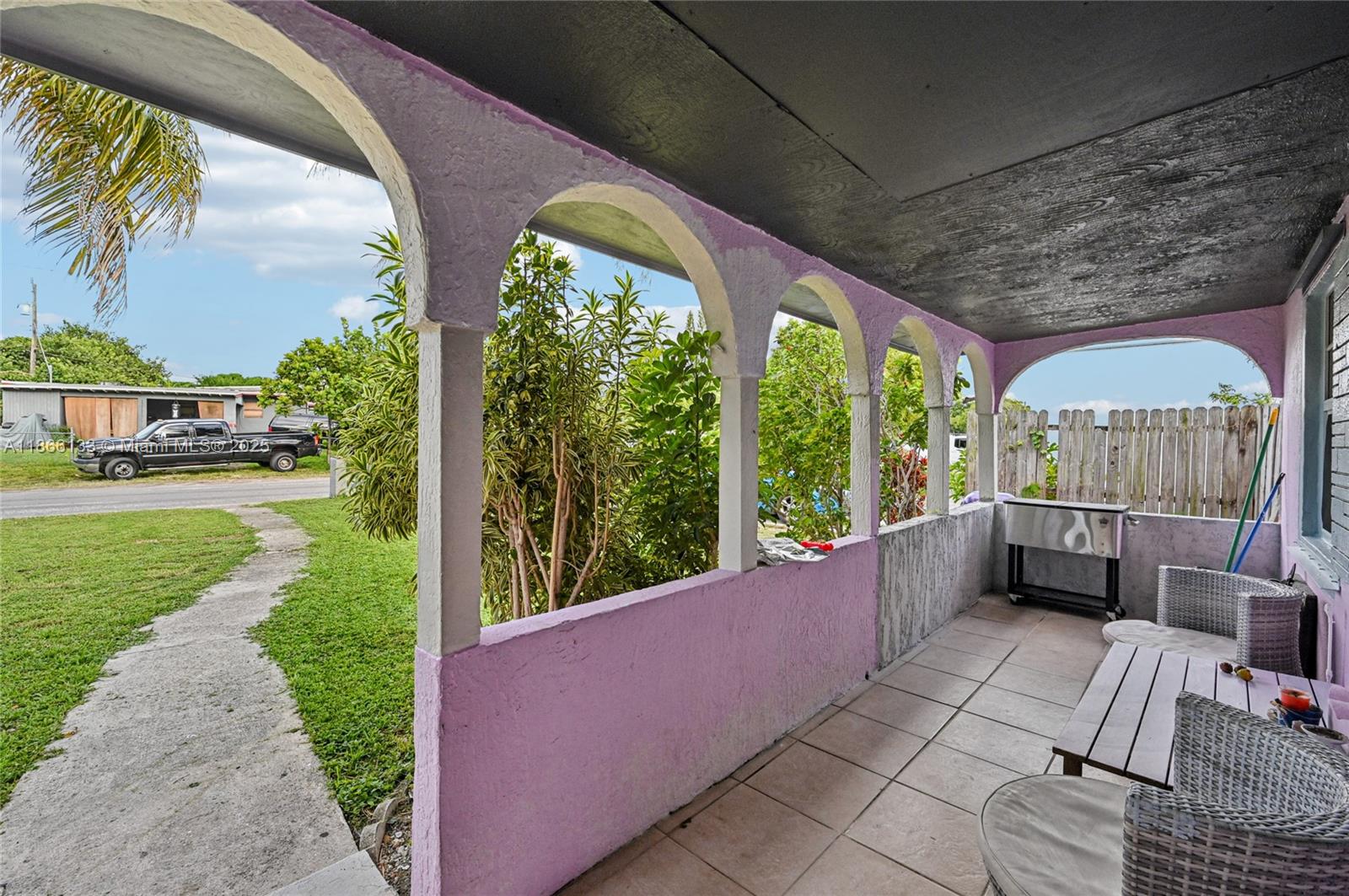417 NW 2nd St