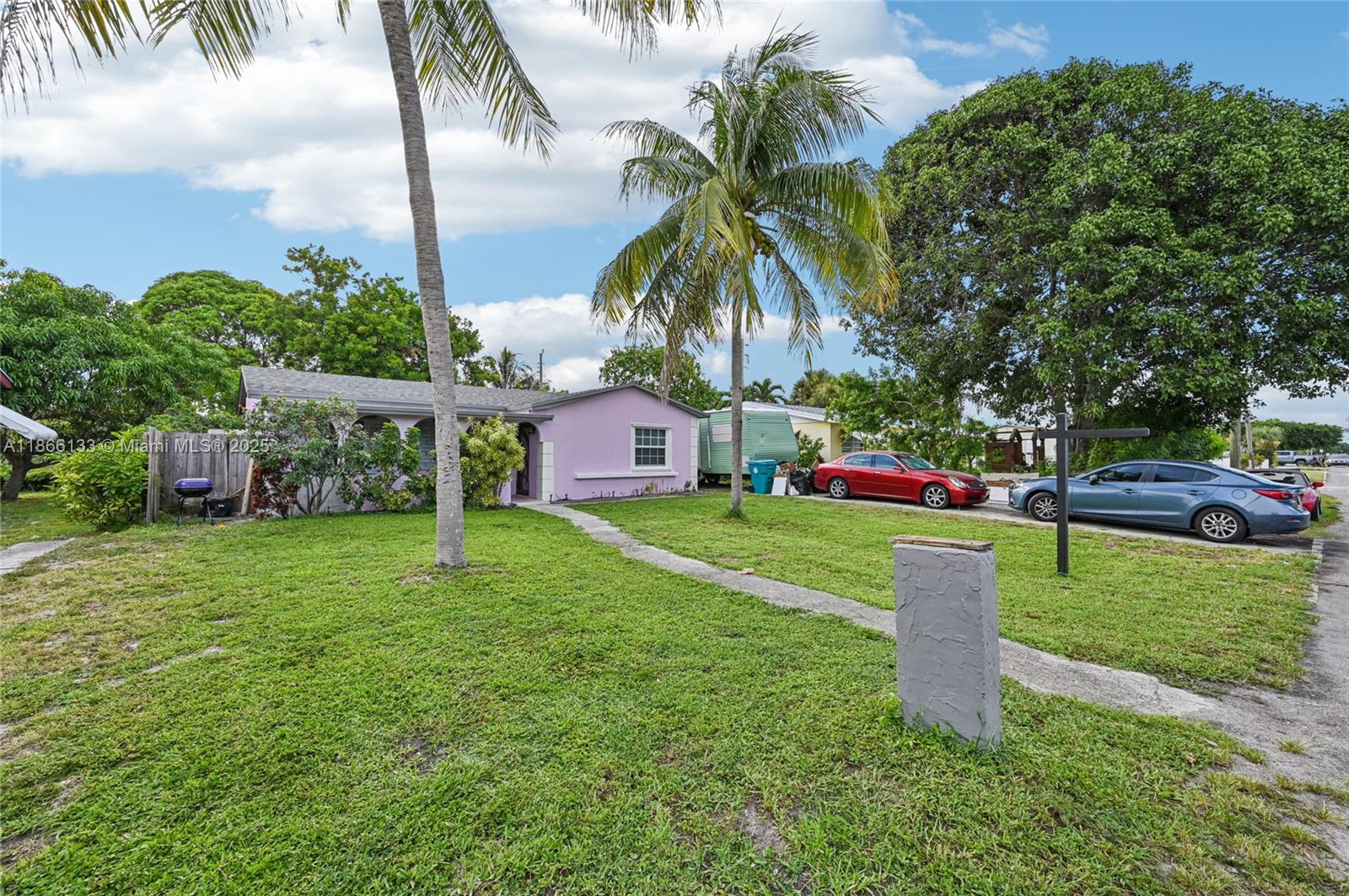 417 NW 2nd St