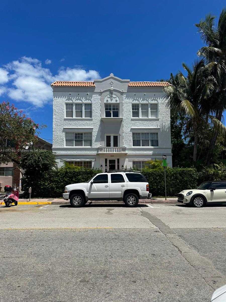 1611 Michigan Ave 11, Miami Beach, Miami-Dade County, Florida - 1 Bedrooms  
1 Bathrooms - 