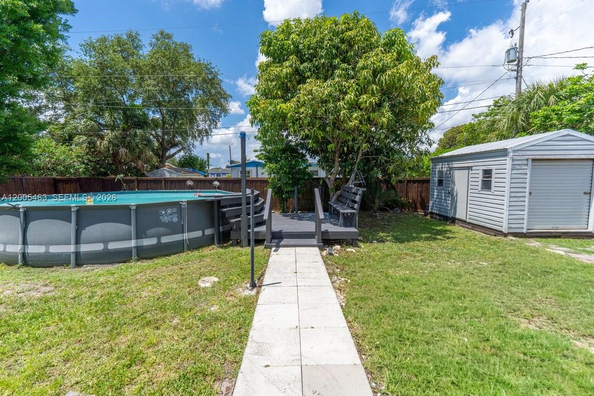 LAKE LUCERNE SEC 3 - Residential