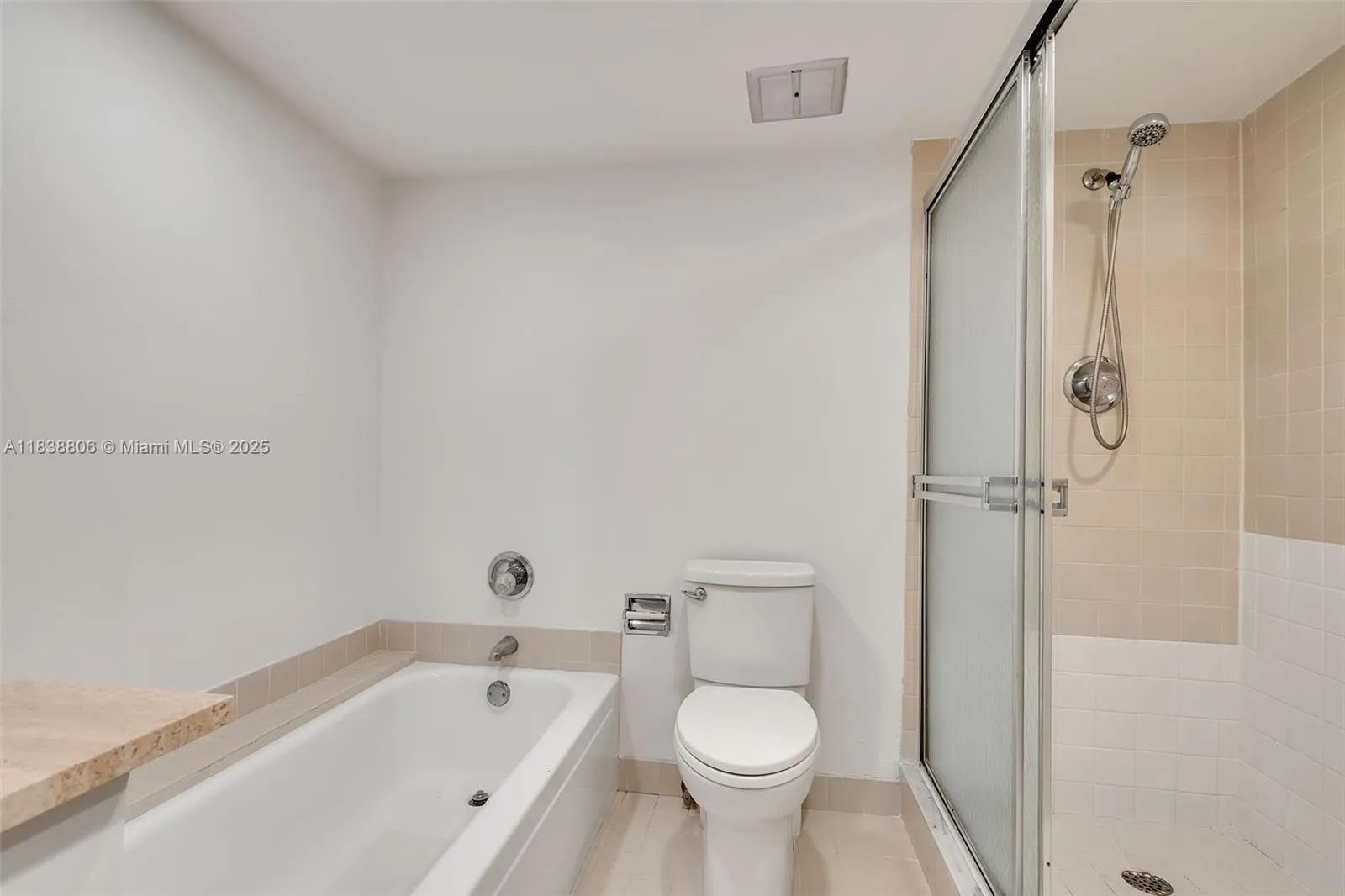 Coral Gables, Florida 33134, United States, 2 Bedrooms Bedrooms, ,3 BathroomsBathrooms,Residential,Active,169219