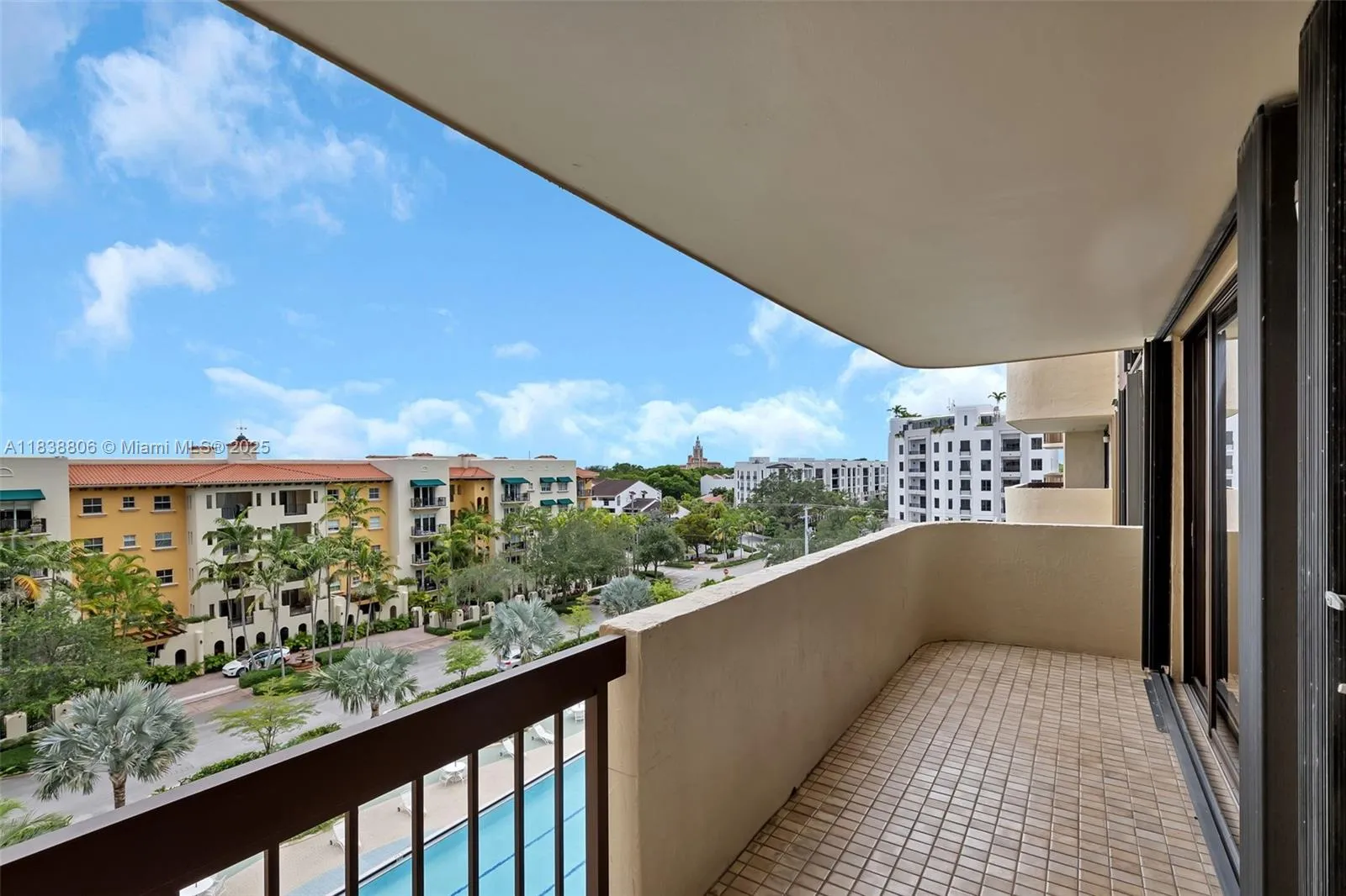 Coral Gables, Florida 33134, United States, 2 Bedrooms Bedrooms, ,3 BathroomsBathrooms,Residential,Active,169219
