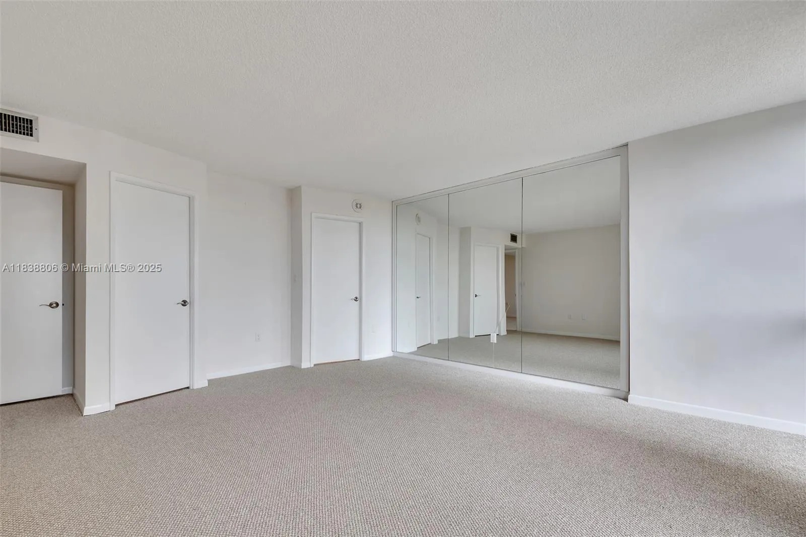 Coral Gables, Florida 33134, United States, 2 Bedrooms Bedrooms, ,3 BathroomsBathrooms,Residential,Active,169219