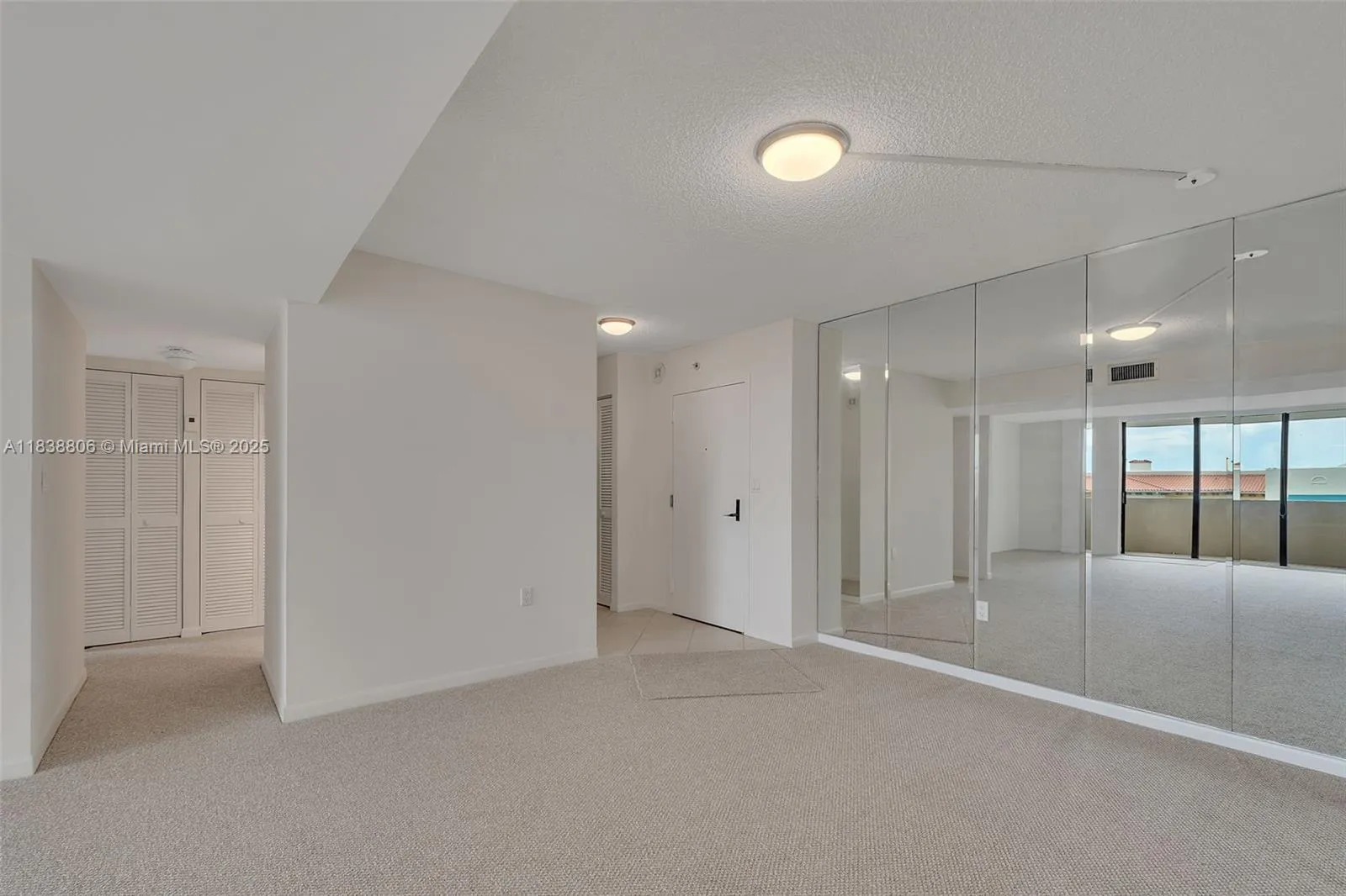 Coral Gables, Florida 33134, United States, 2 Bedrooms Bedrooms, ,3 BathroomsBathrooms,Residential,Active,169219