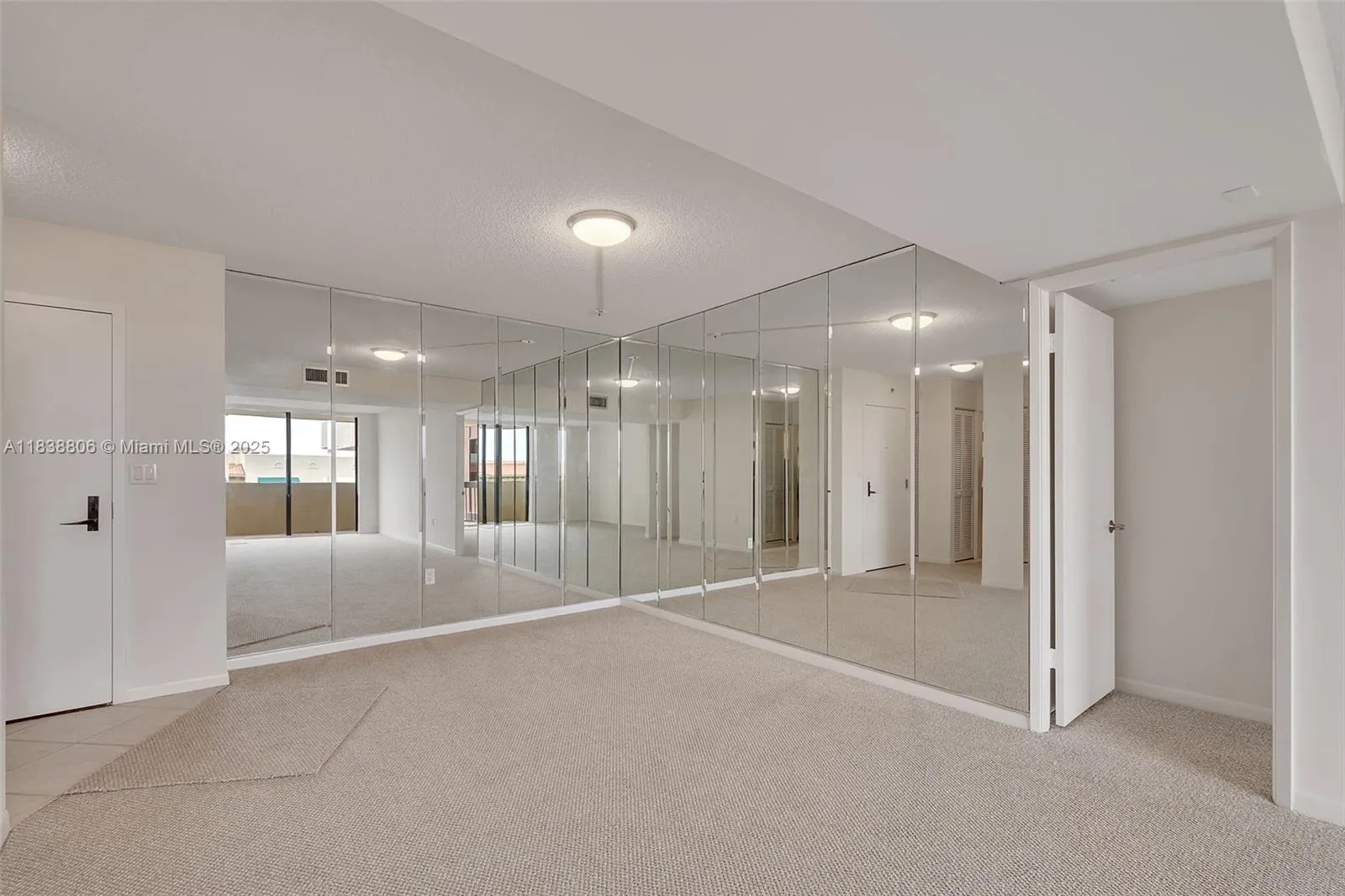 Coral Gables, Florida 33134, United States, 2 Bedrooms Bedrooms, ,3 BathroomsBathrooms,Residential,Active,169219