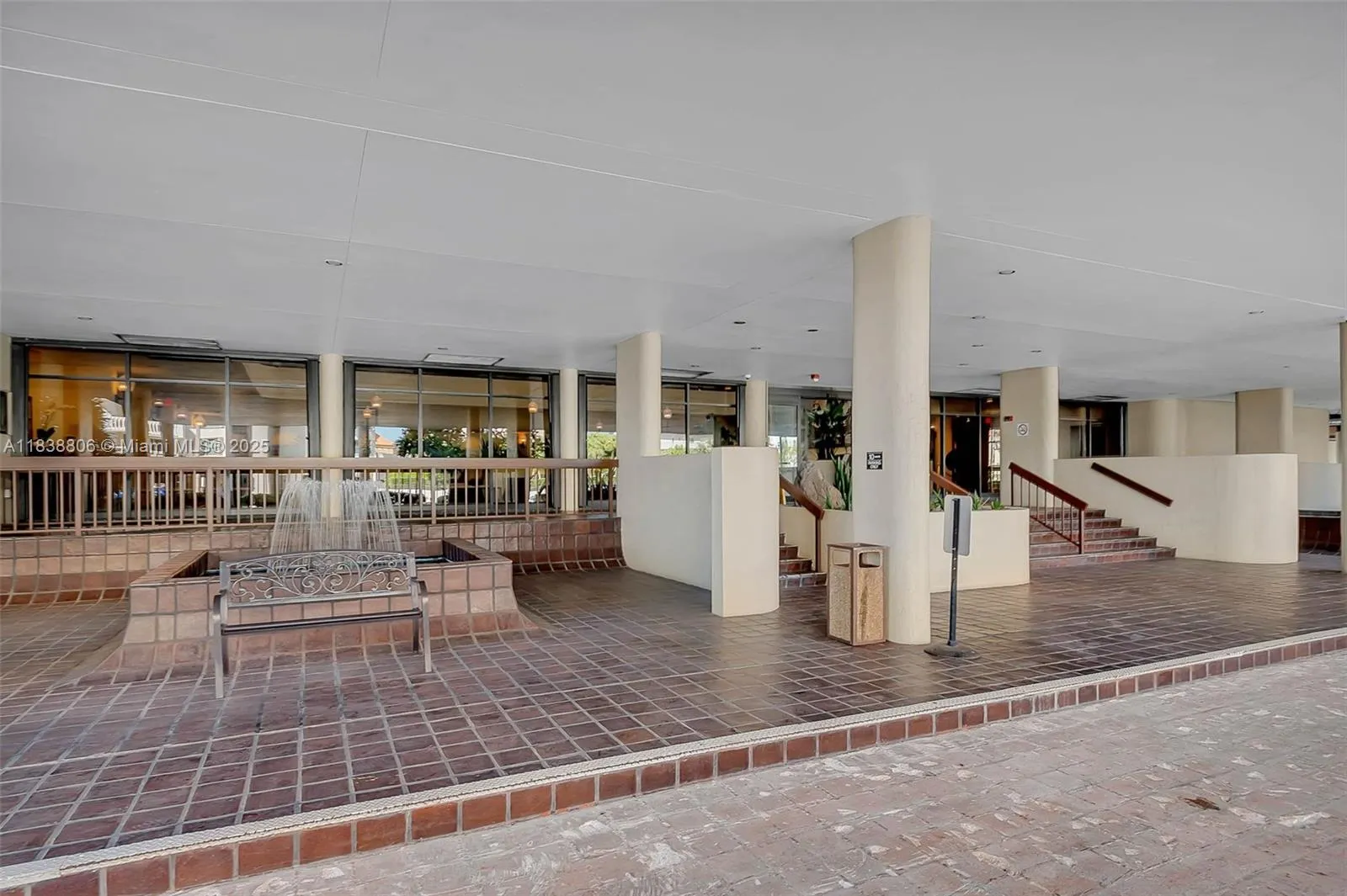 Coral Gables, Florida 33134, United States, 2 Bedrooms Bedrooms, ,3 BathroomsBathrooms,Residential,Active,169219